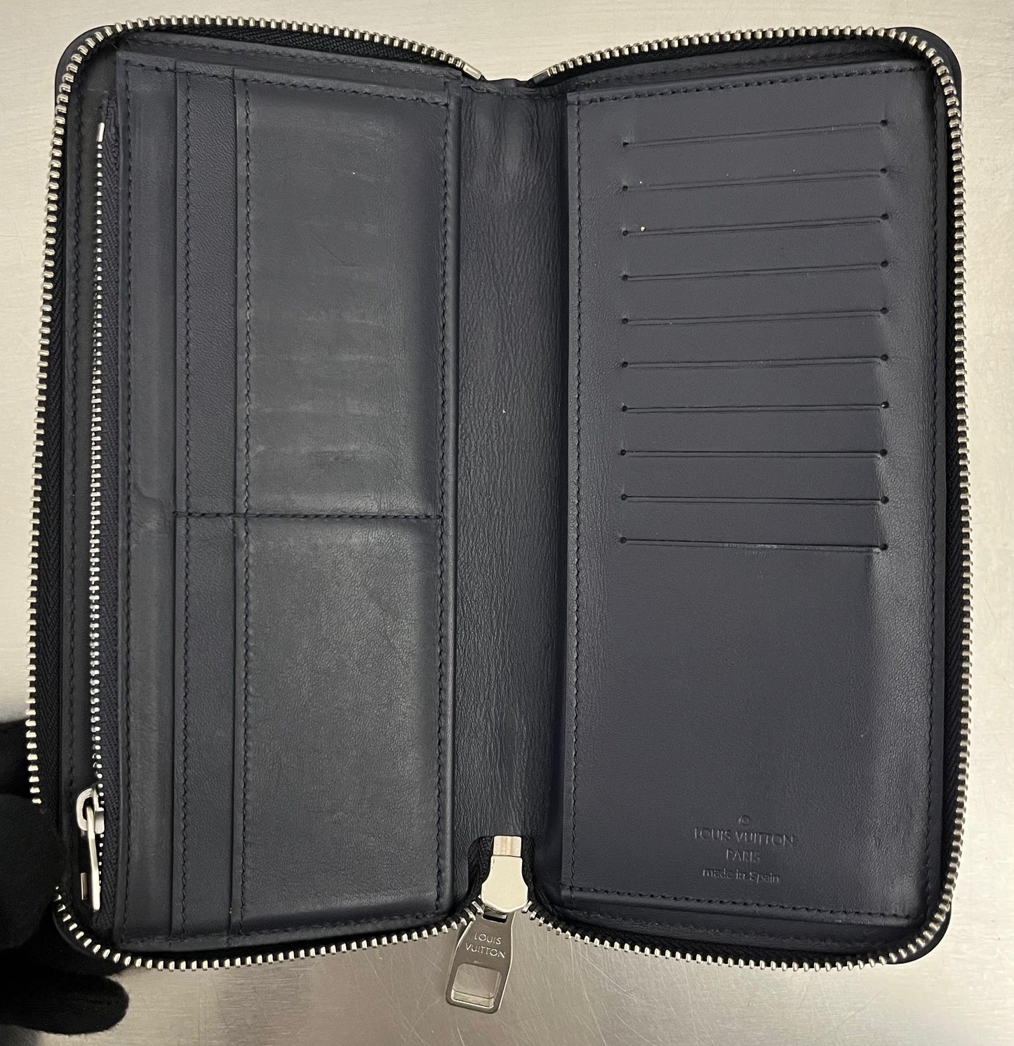 Louis Vuitton Zippy Vertical Damier Azur