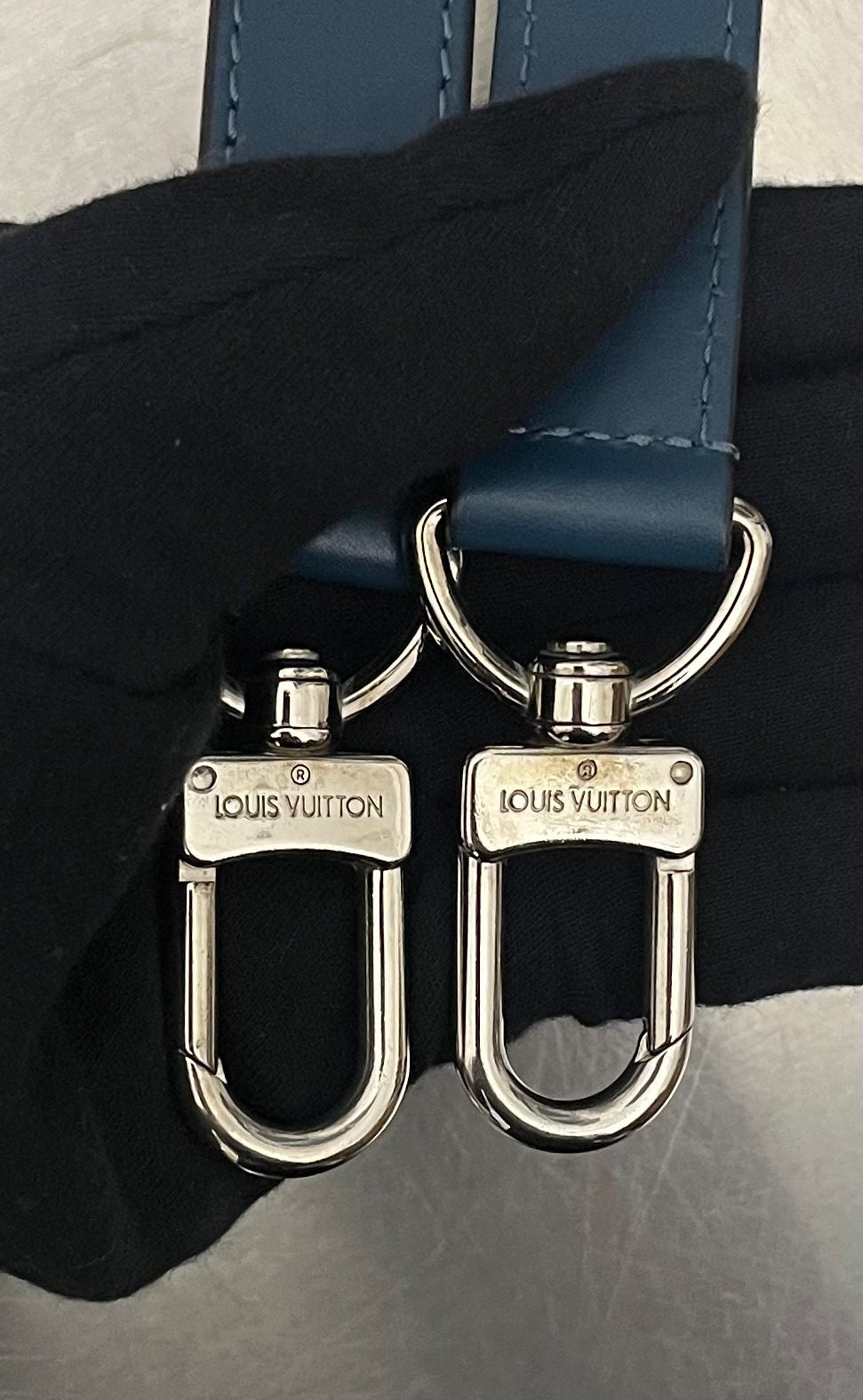 Louis Vuitton Porte Documents Jour Epi
