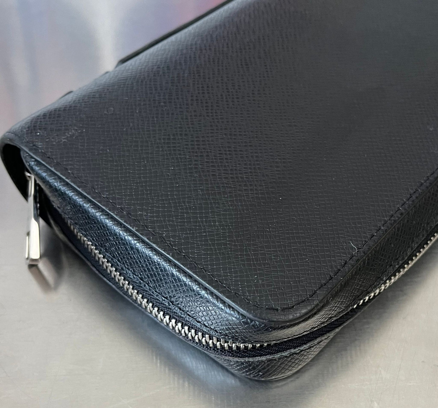 Louis Vuitton Zippy XL Taiga