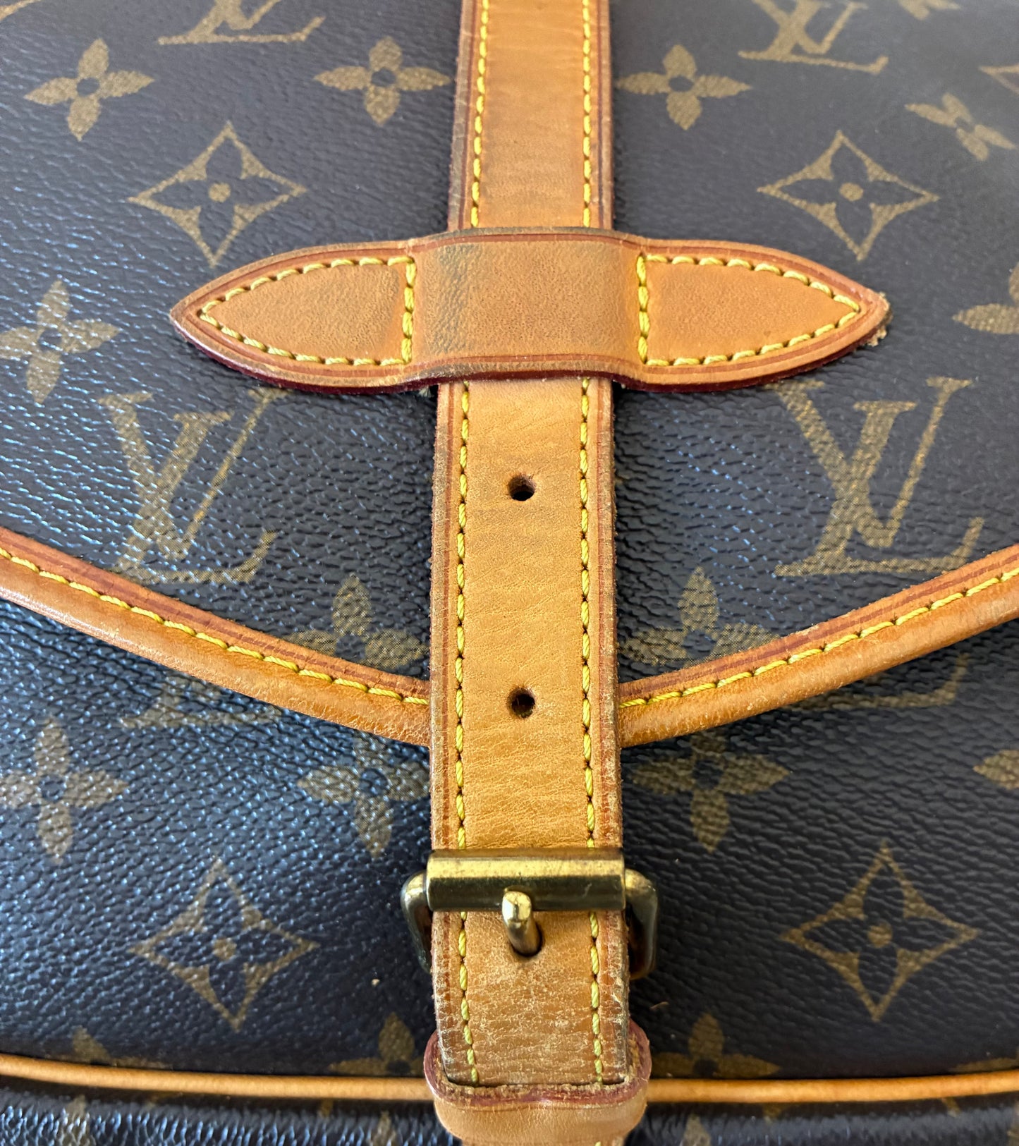 Louis Vuitton Saumur 30