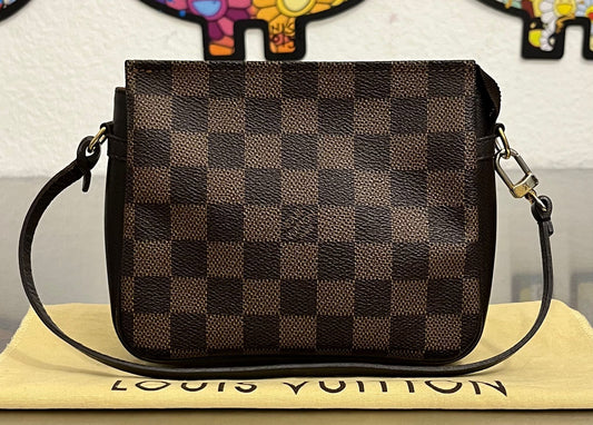 Louis Vuitton Trousse Make-up