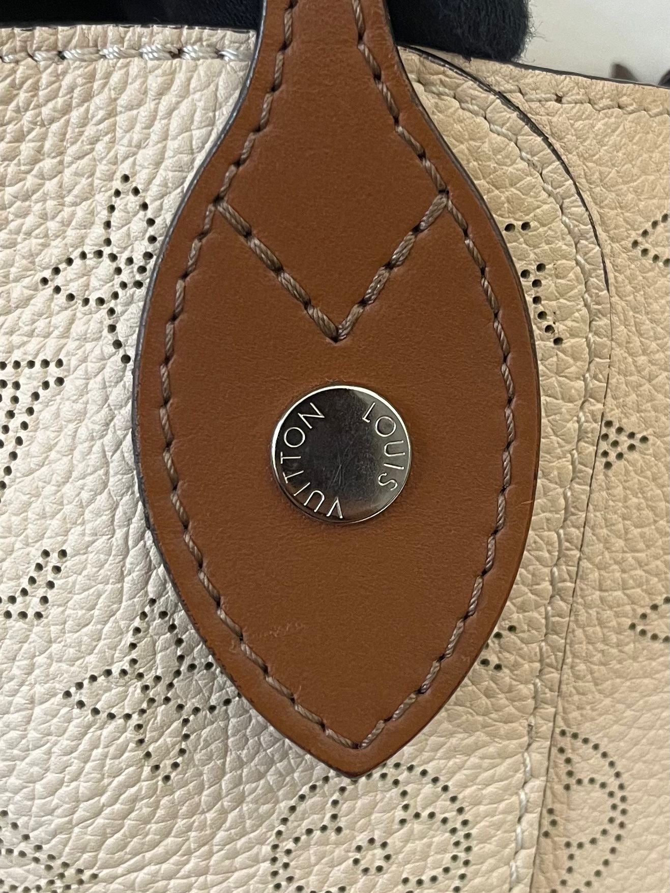 Louis Vuitton Hina PM