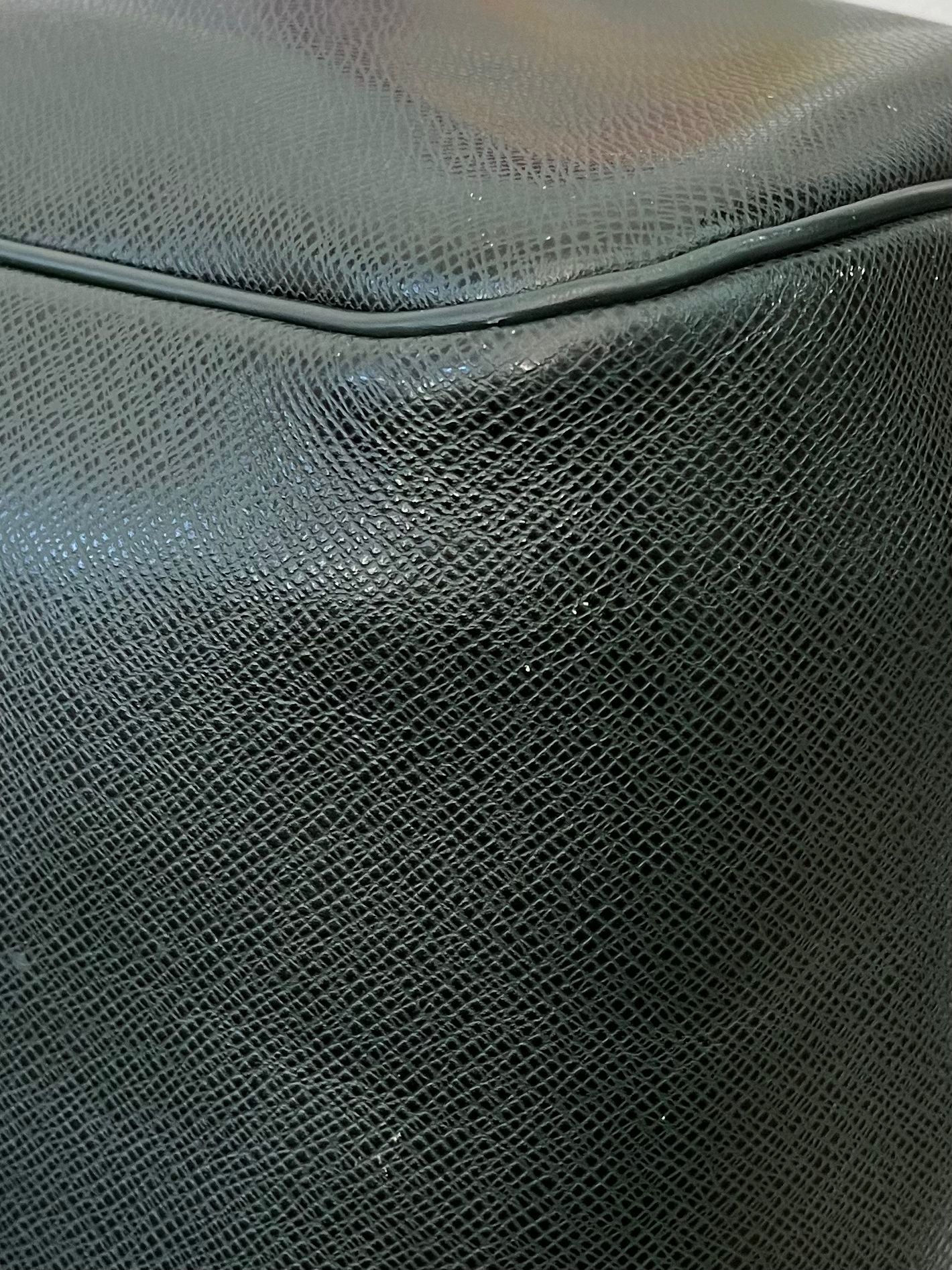 Louis Vuitton Kendall GM Taiga Leder