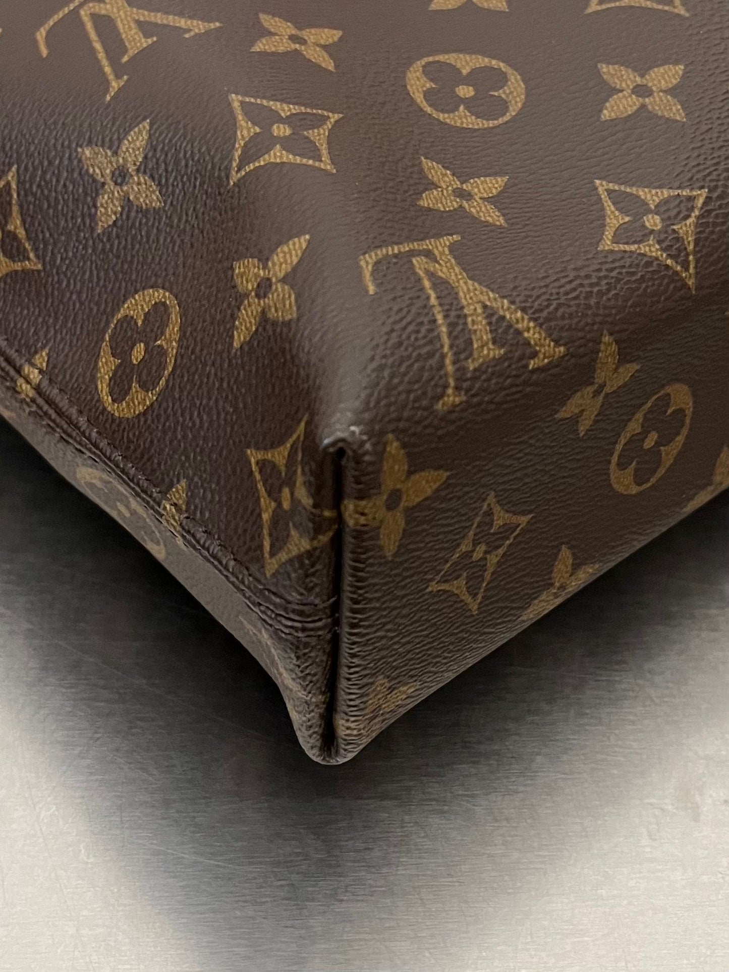 Louis Vuitton Porte Documents Jour Macassar