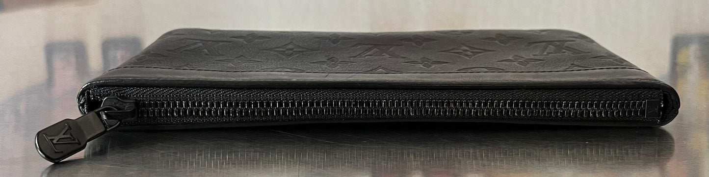 Louis Vuitton Shadow Pochette Discovery PM Leder