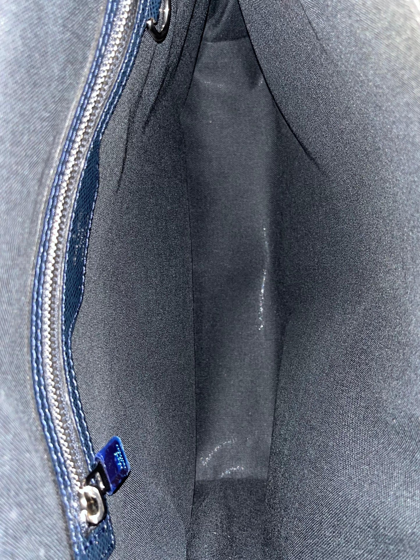 Louis Vuitton Roman MM Taiga Messenger