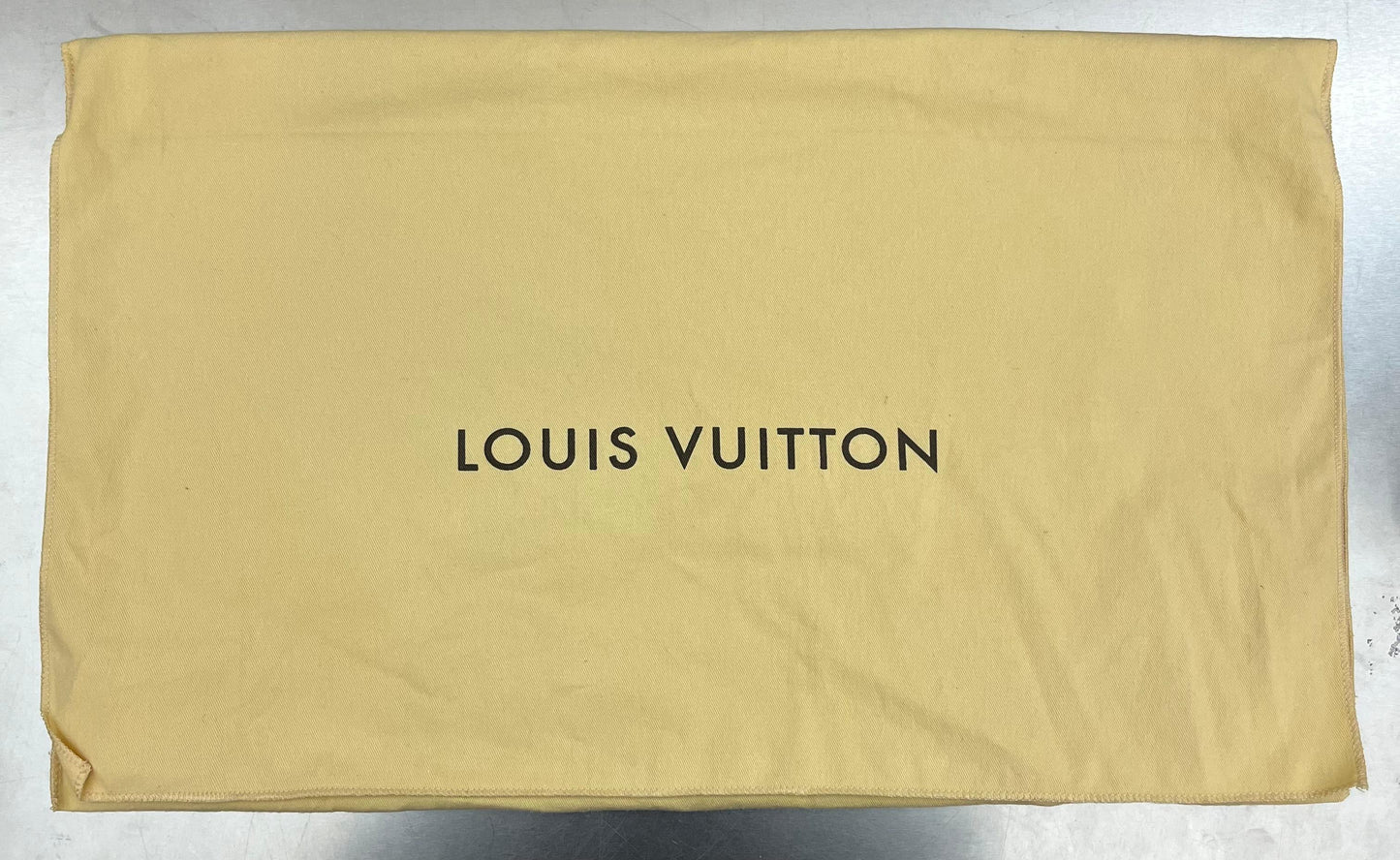 Louis Vuitton Larry Epi Leder
