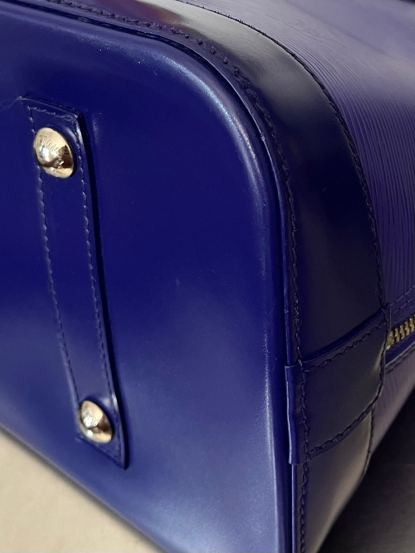 Louis Vuitton Alma GM Epi