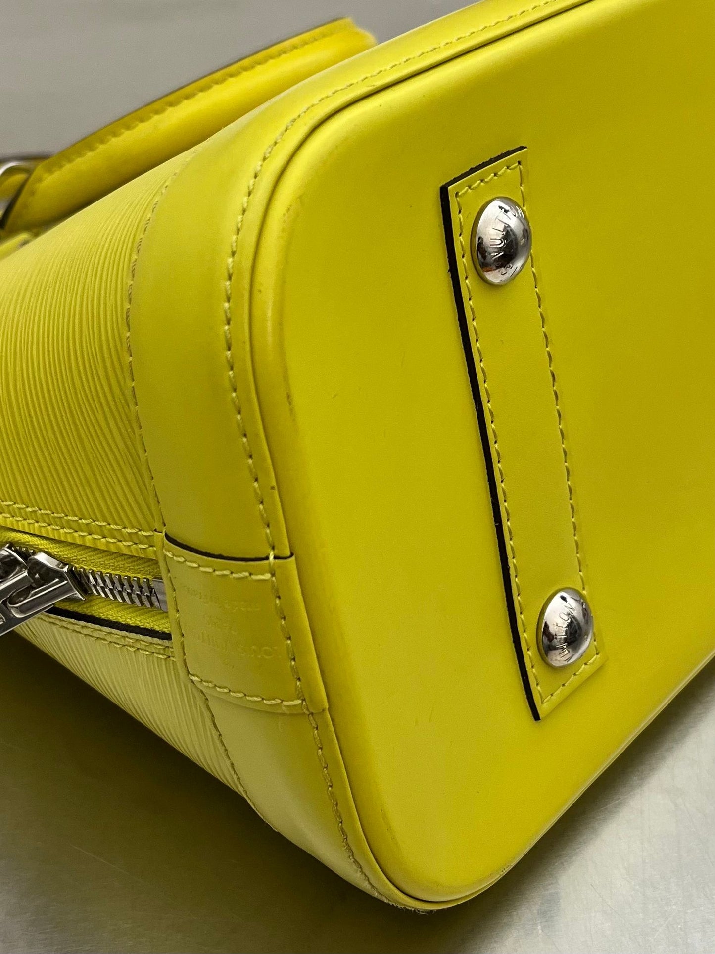 Louis Vuitton Alma PM Epi