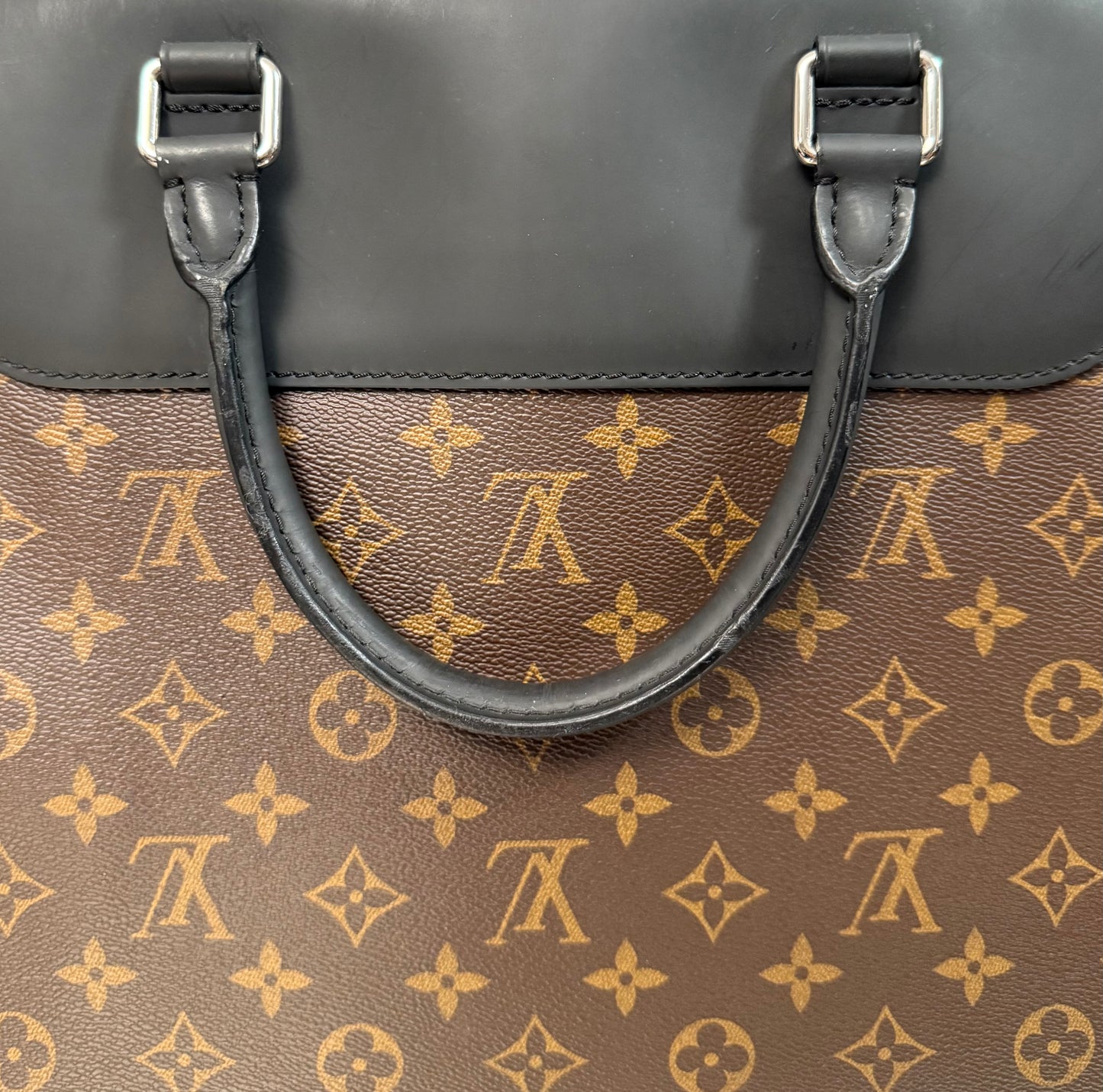 Louis Vuitton Porte Documents Jour Macassar