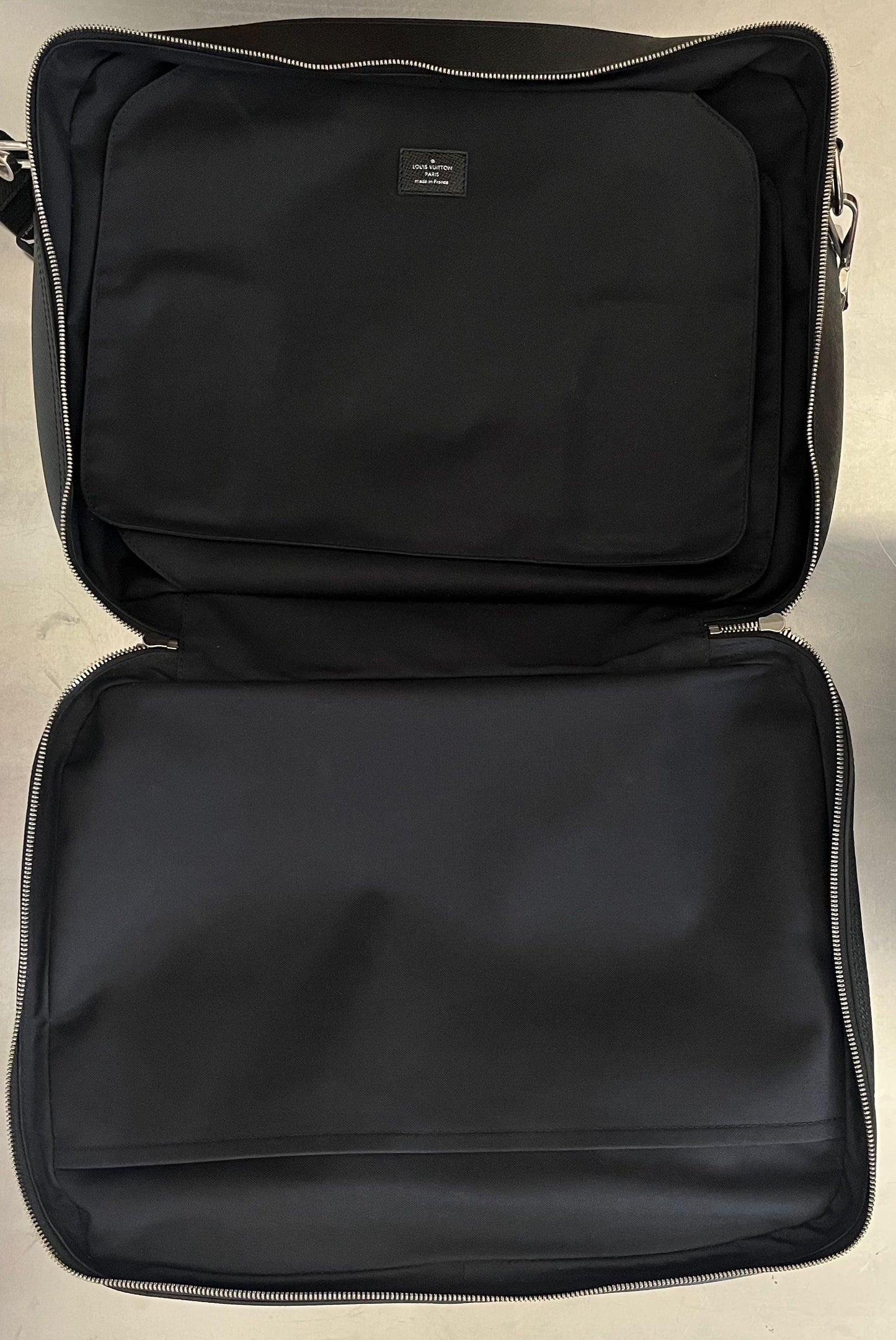 Louis Vuitton Overnight Taiga