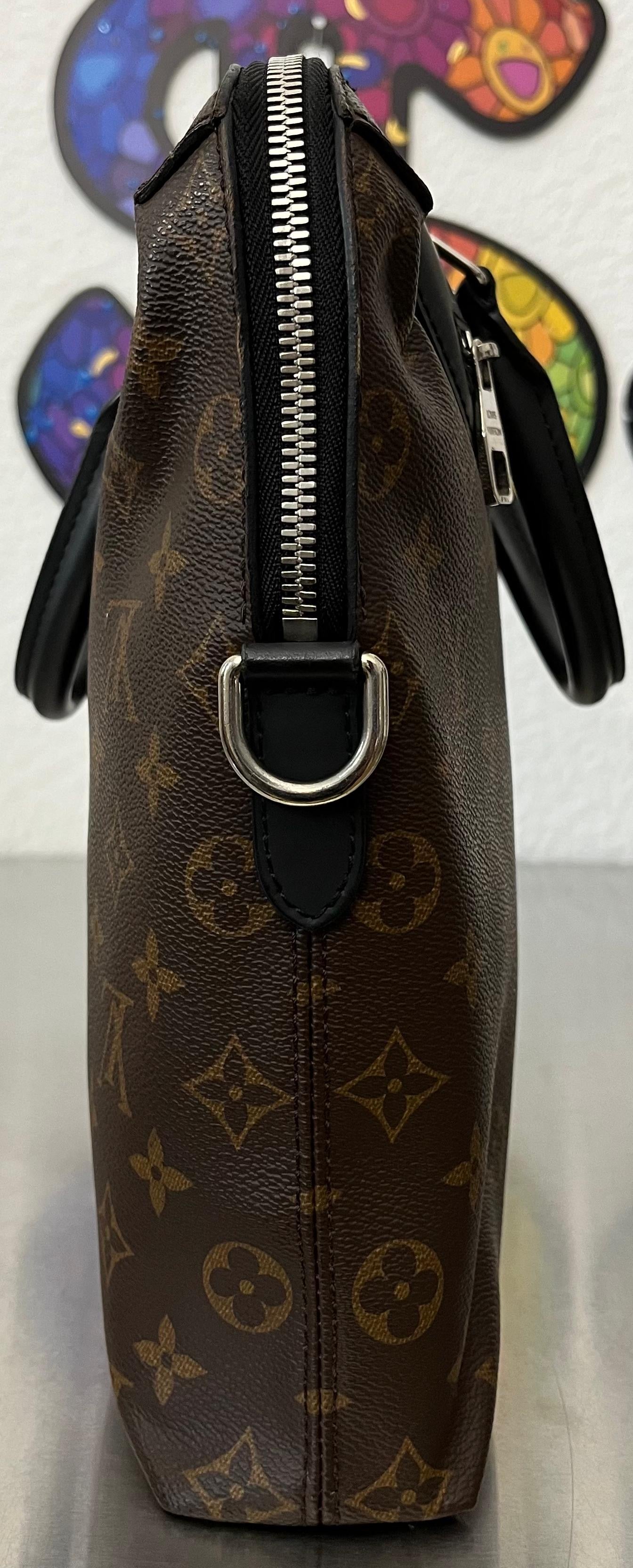 Louis Vuitton Porte Documents Jour Macassar