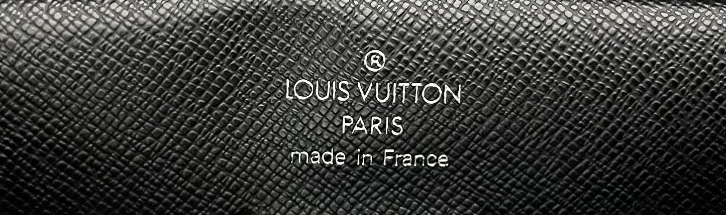 Louis Vuitton Pavel Taiga Leder