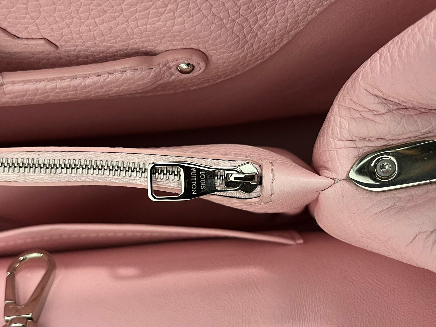Louis Vuitton Capucines MM