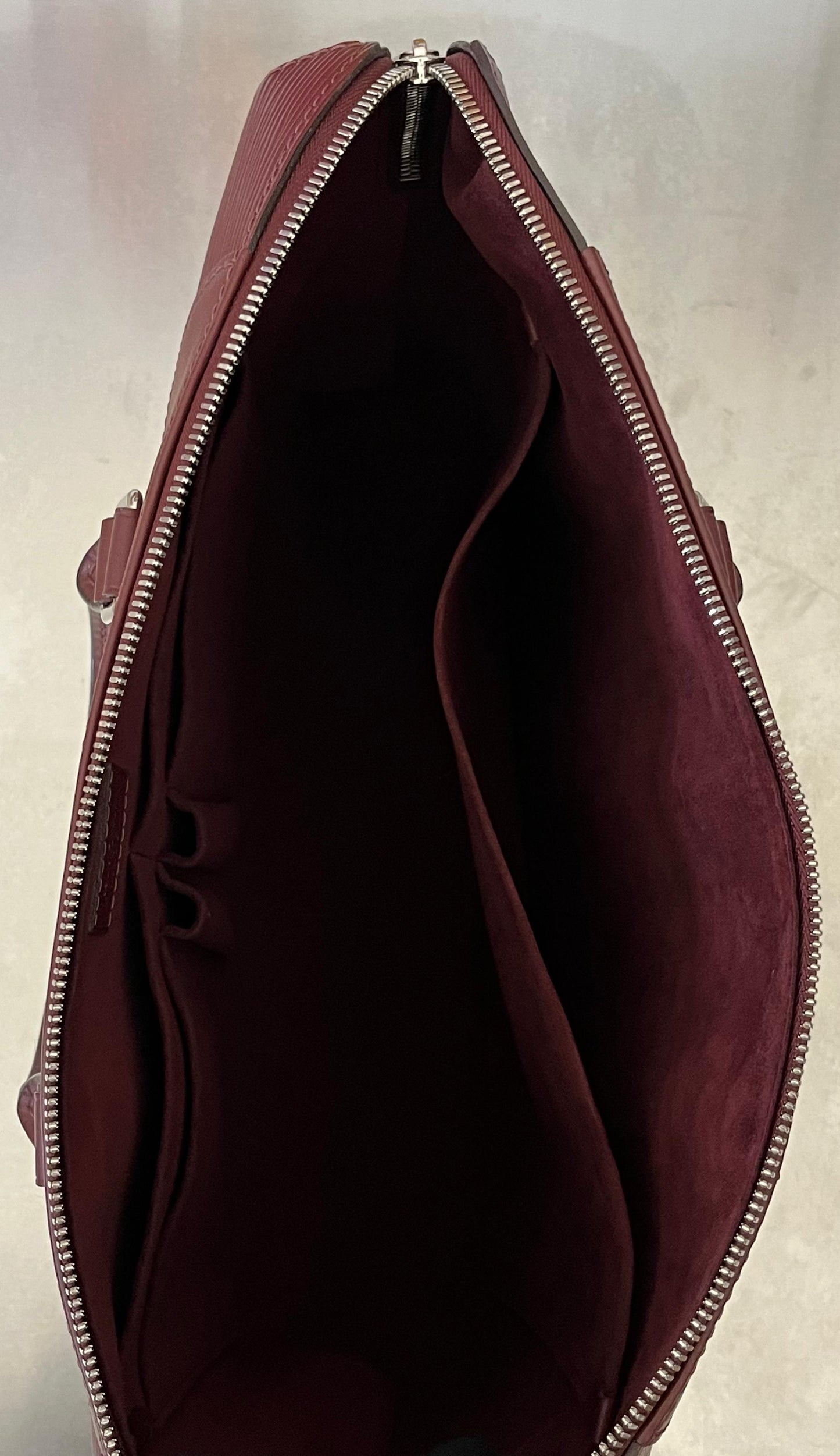 Louis Vuitton Porte Documents Jour Epi
