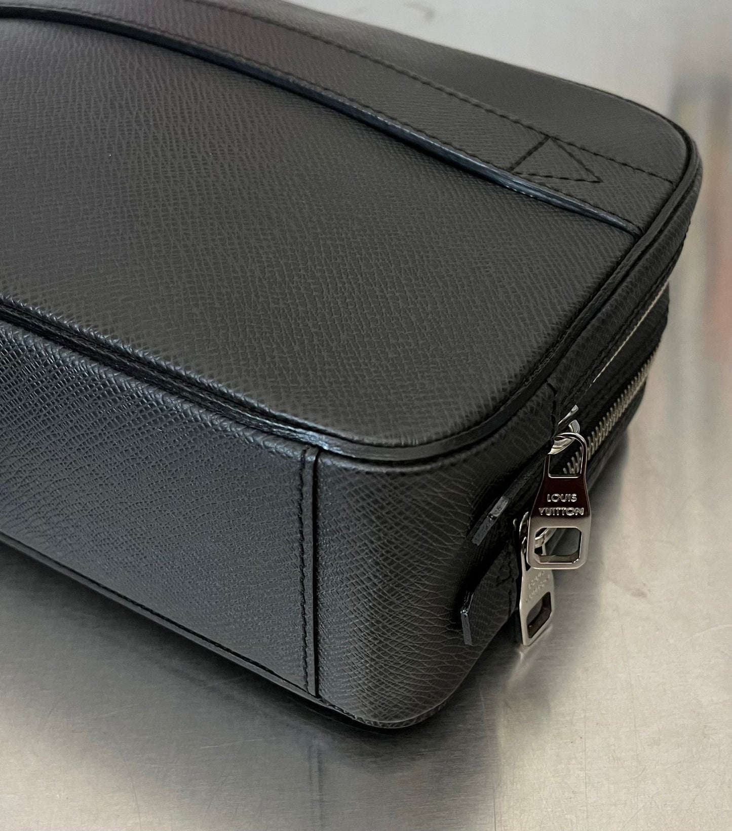 Louis Vuitton Neo Pavel Taiga