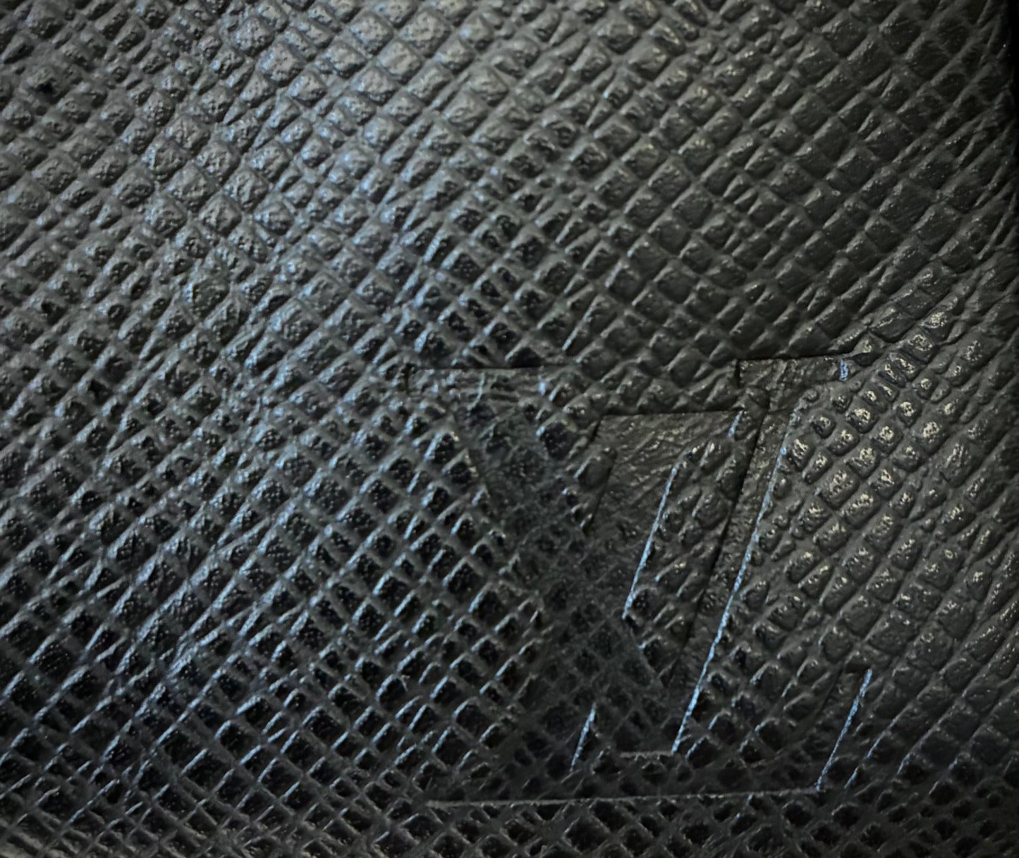 Louis Vuitton Trousse Ivan Taiga