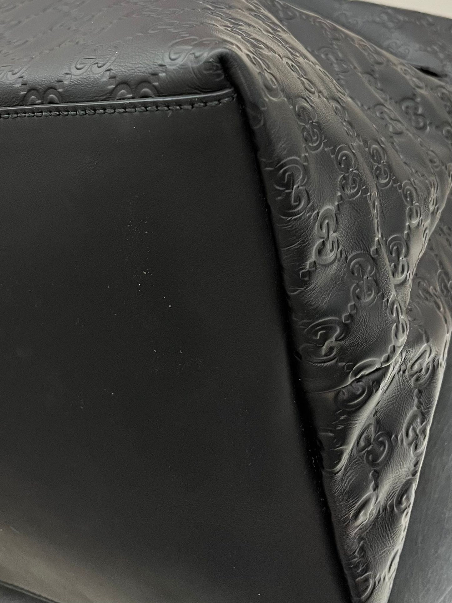 Gucci GG Black Guccissima