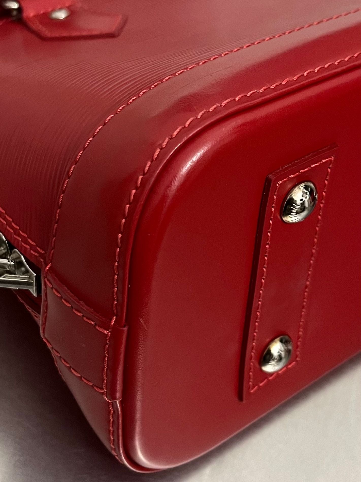 Louis Vuitton Alma BB Epi