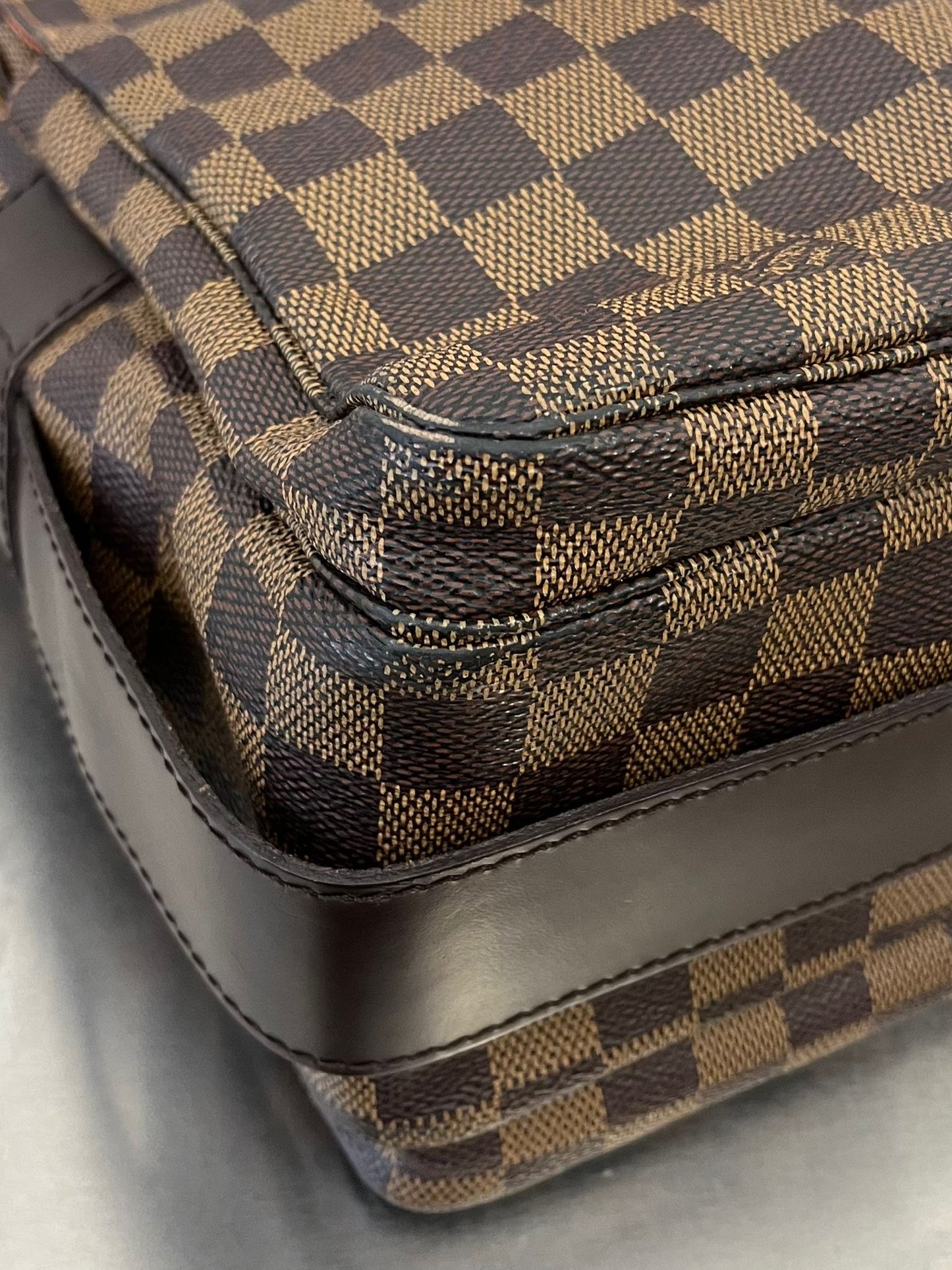 Louis Vuitton Naviglio Messenger