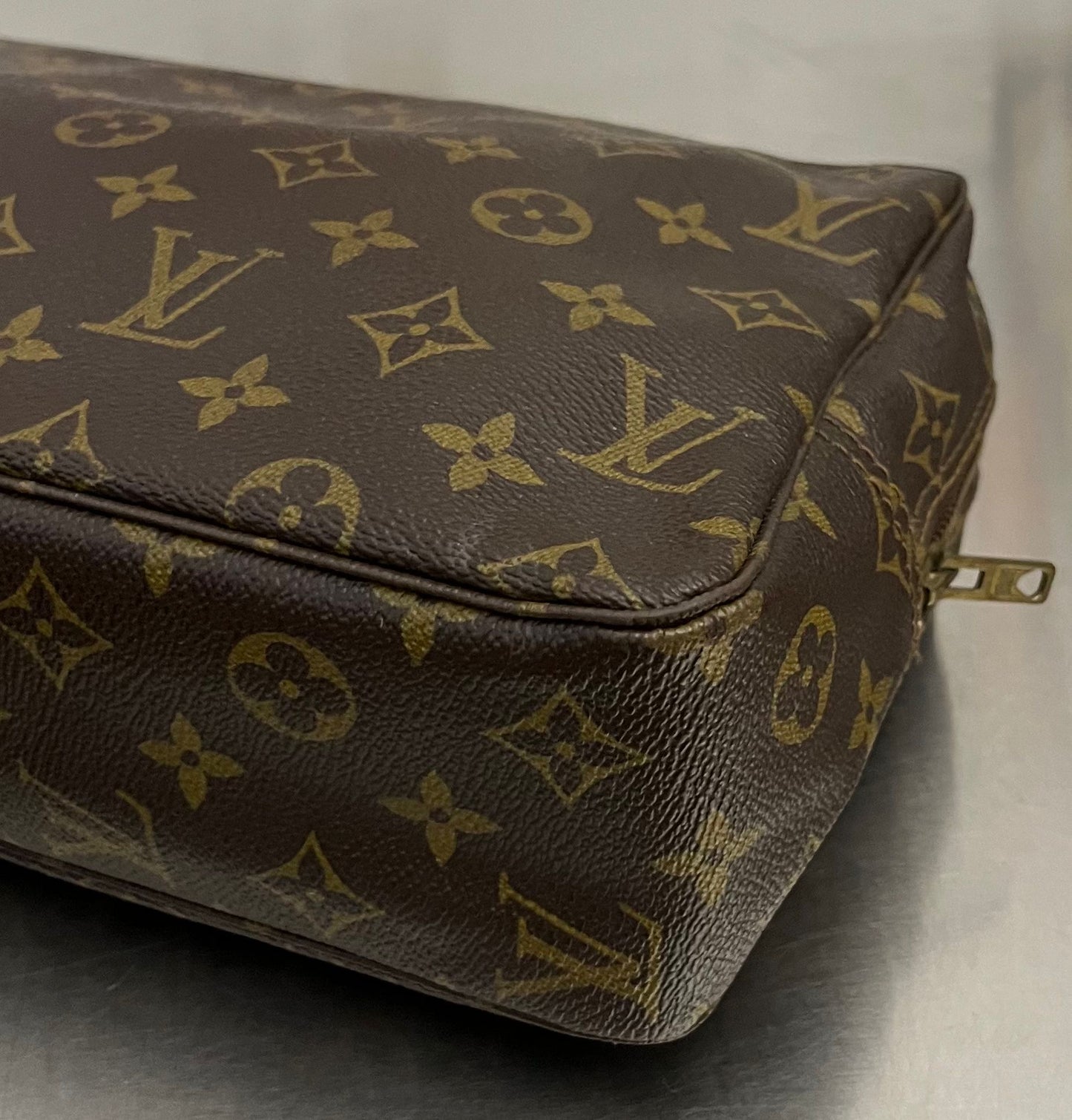 Louis Vuitton Trousse Toilette 28
