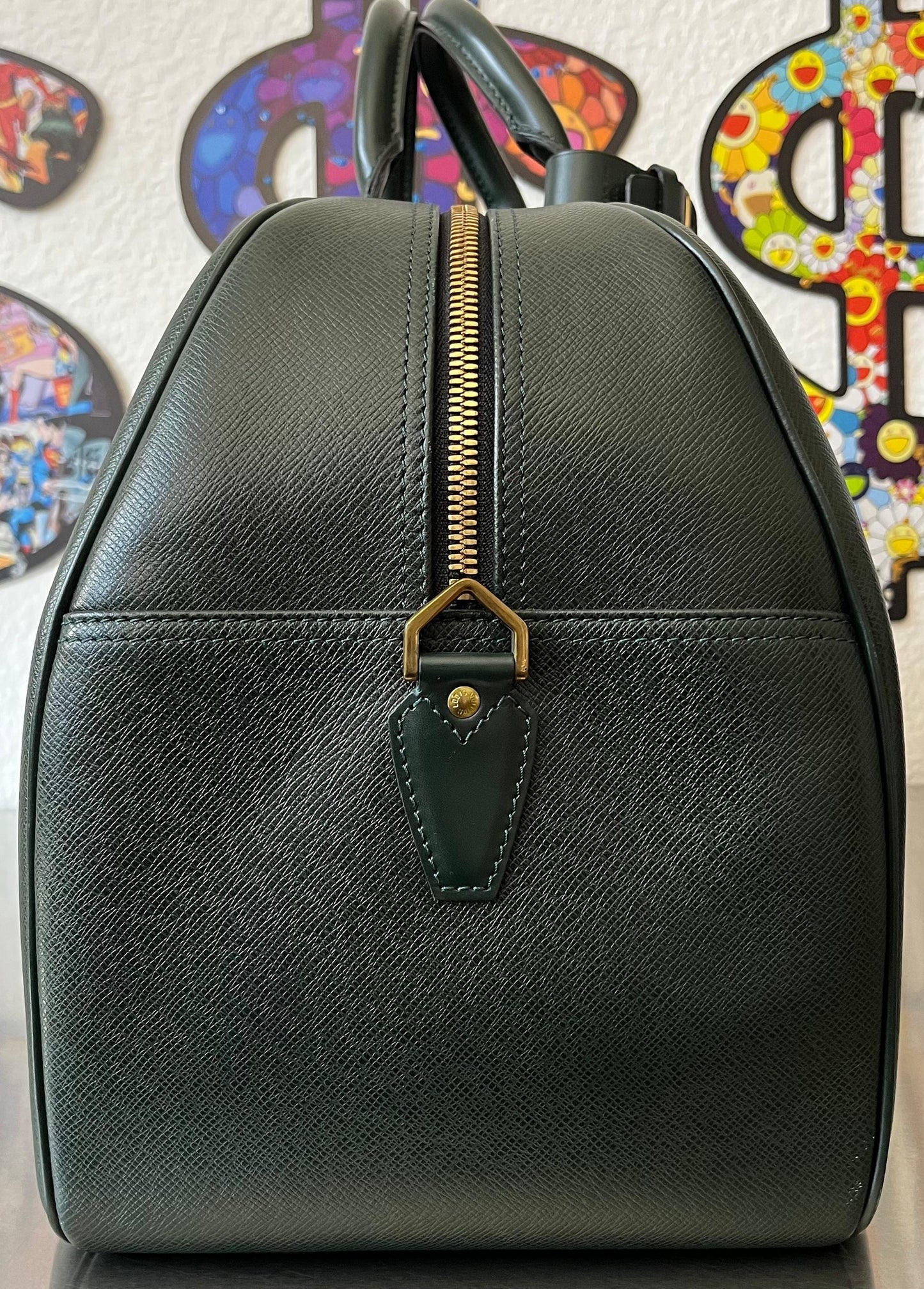 Louis Vuitton Kendall PM Taiga (Dunkelgrün)