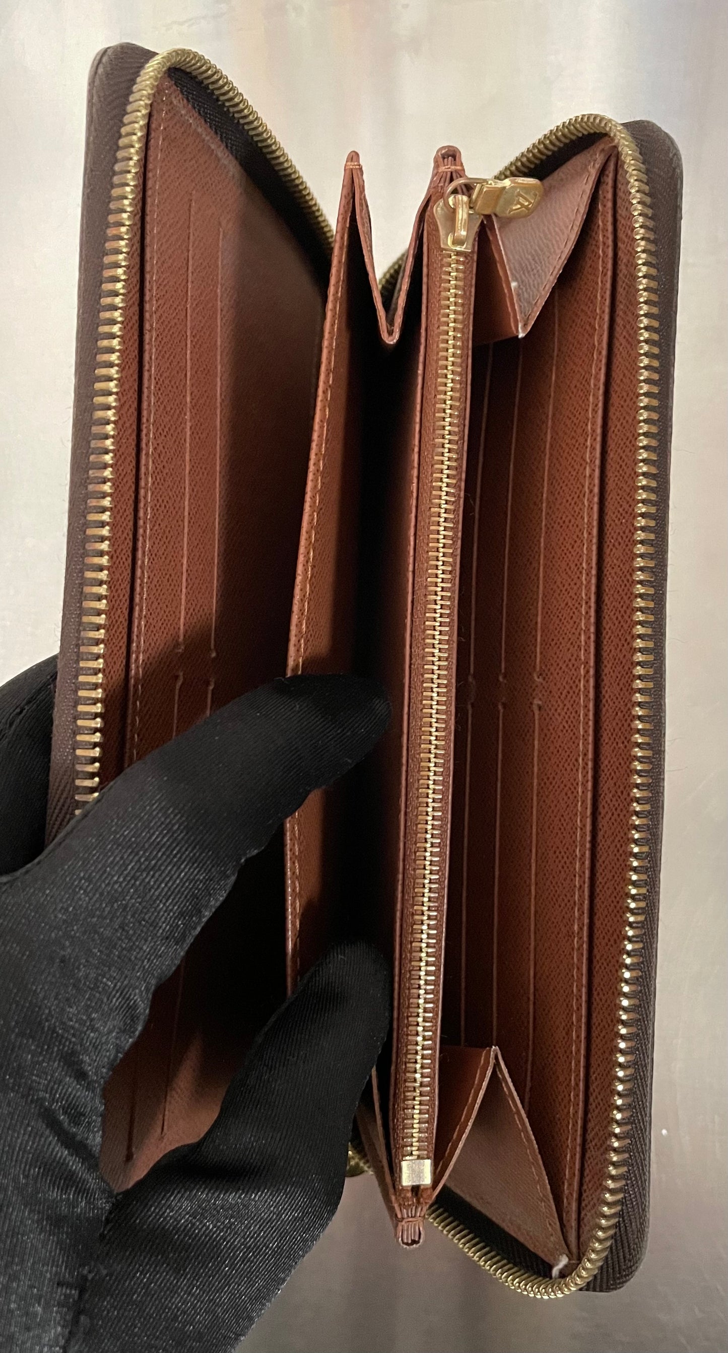 Louis Vuitton Zippy Organizer