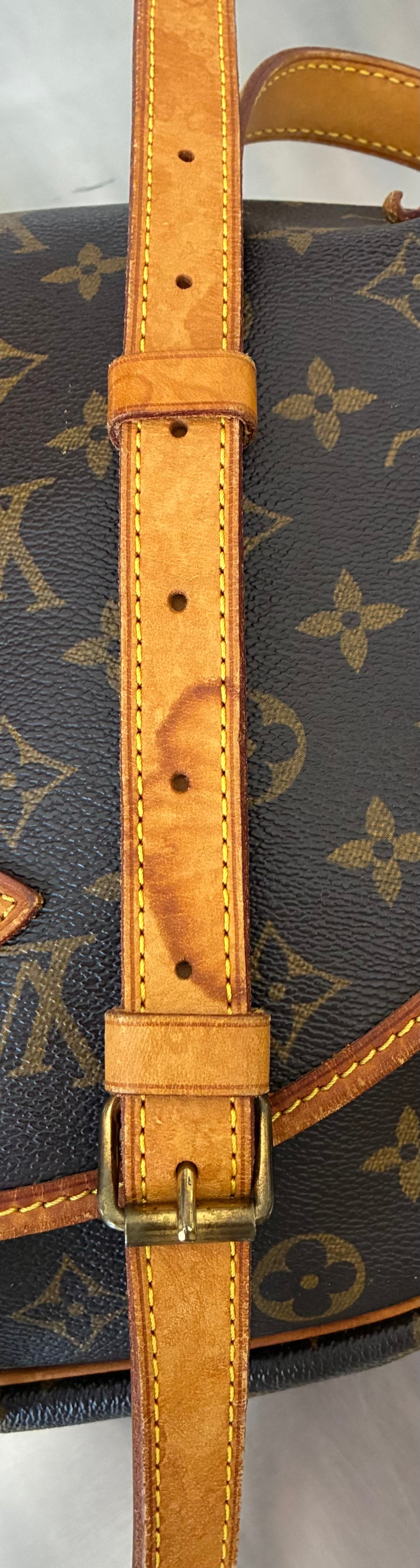 Louis Vuitton Saumur 30