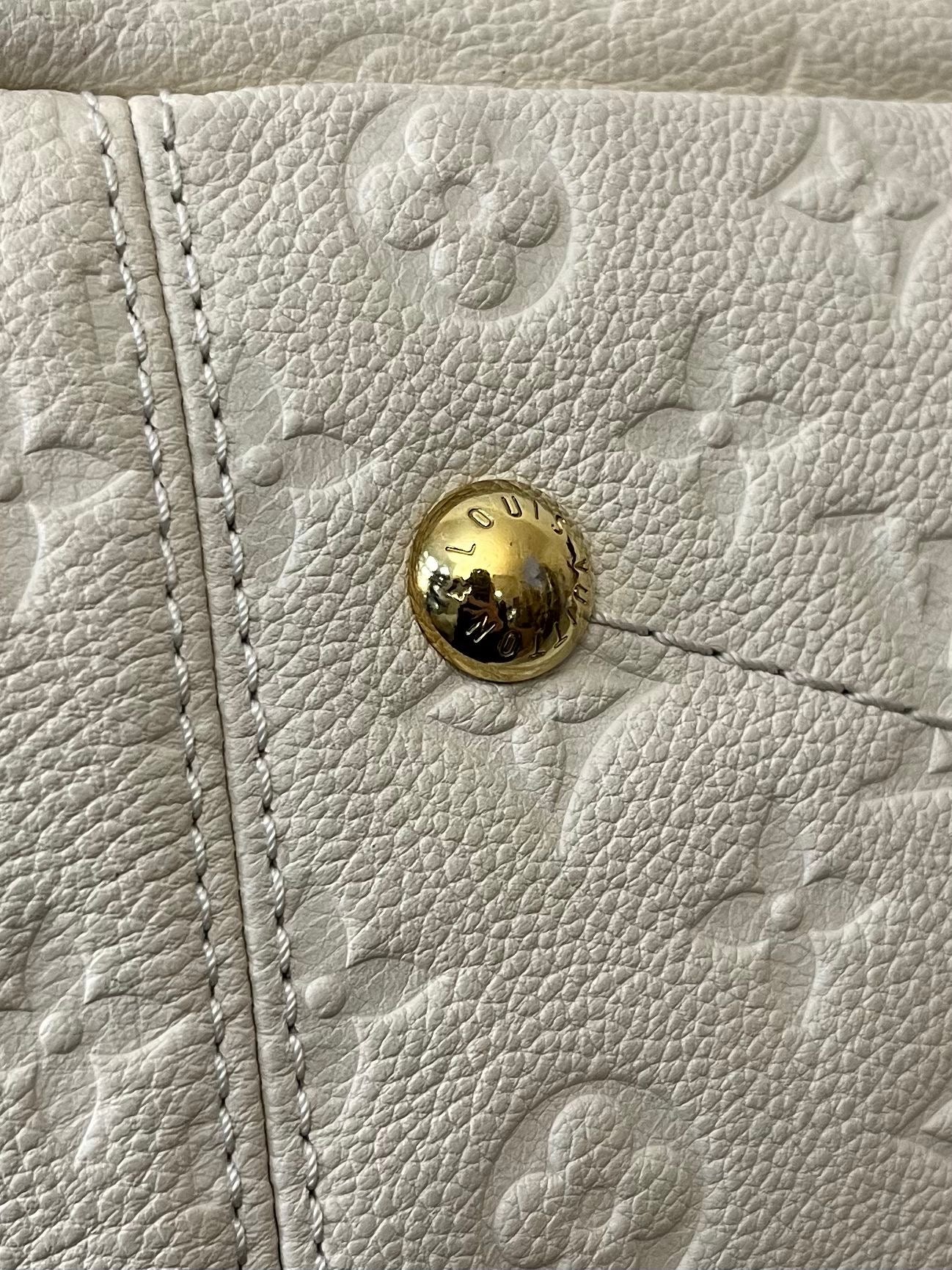 Louis Vuitton Artsy MM