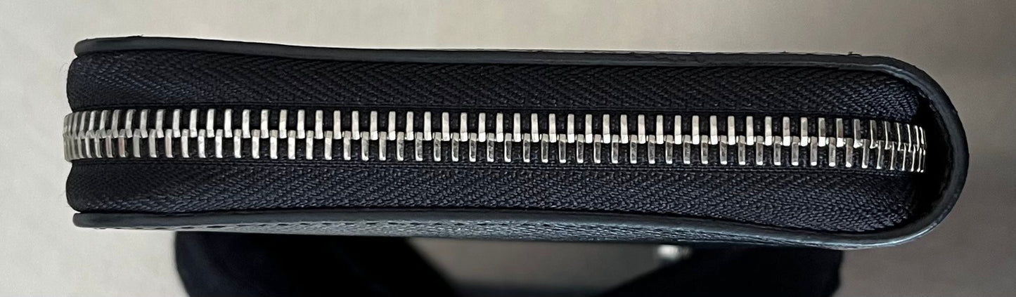 Louis Vuitton Zippy Organizer Taiga