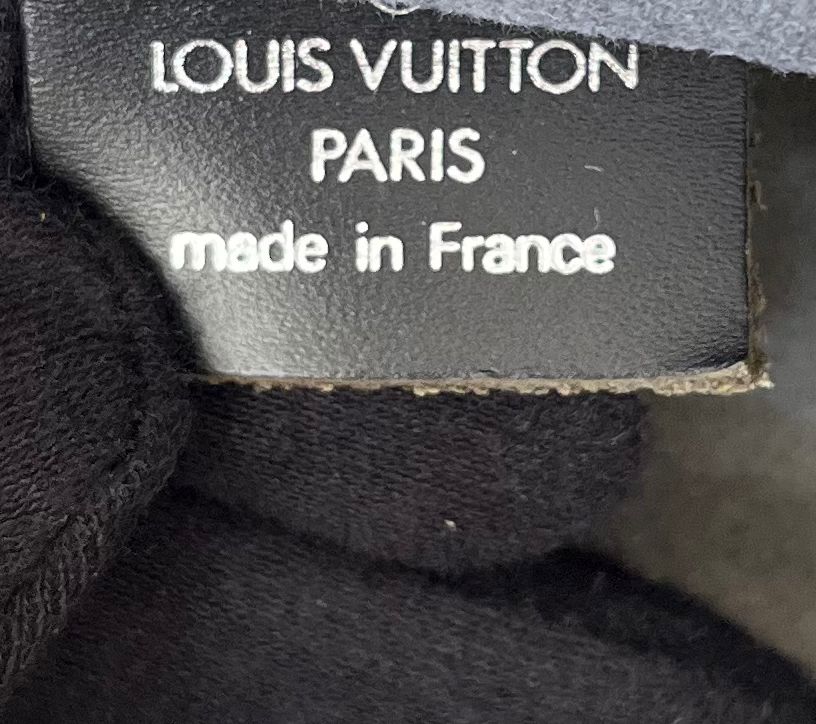 Louis Vuitton Kendall PM Taiga