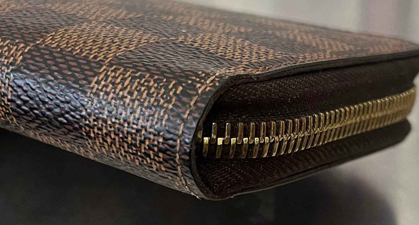 Louis Vuitton Zippy Damier