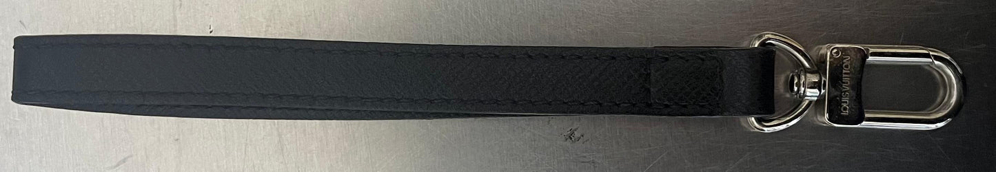 Louis Vuitton Pavel Taiga Leder
