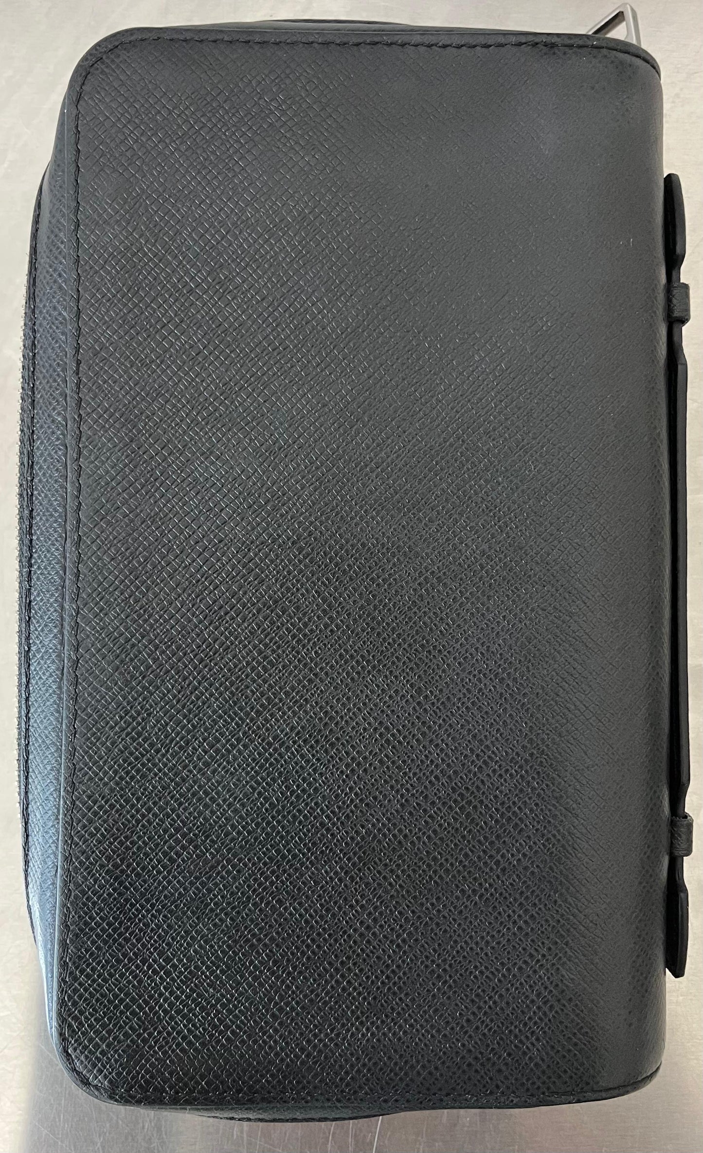 Louis Vuitton Zippy XL Taiga