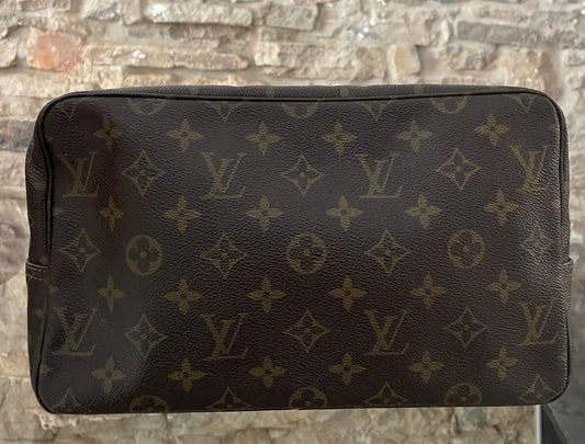 Louis Vuitton Trousse Toilette 28