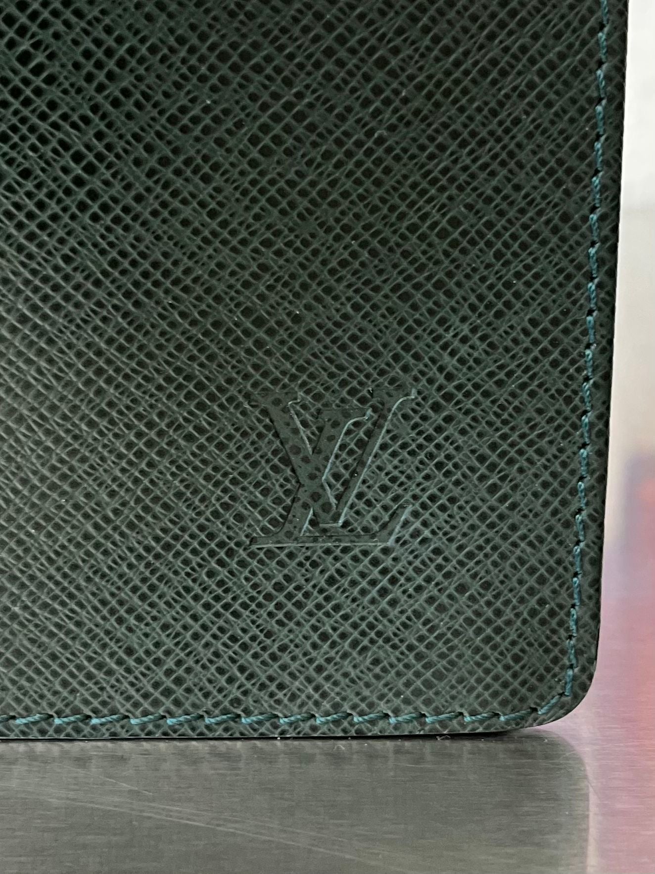 Louis Vuitton Serviette Kourad