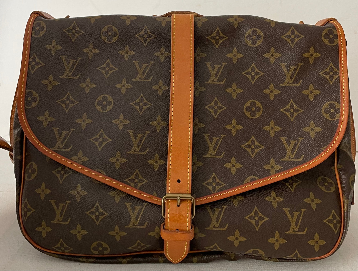 Louis Vuitton Saumur 35