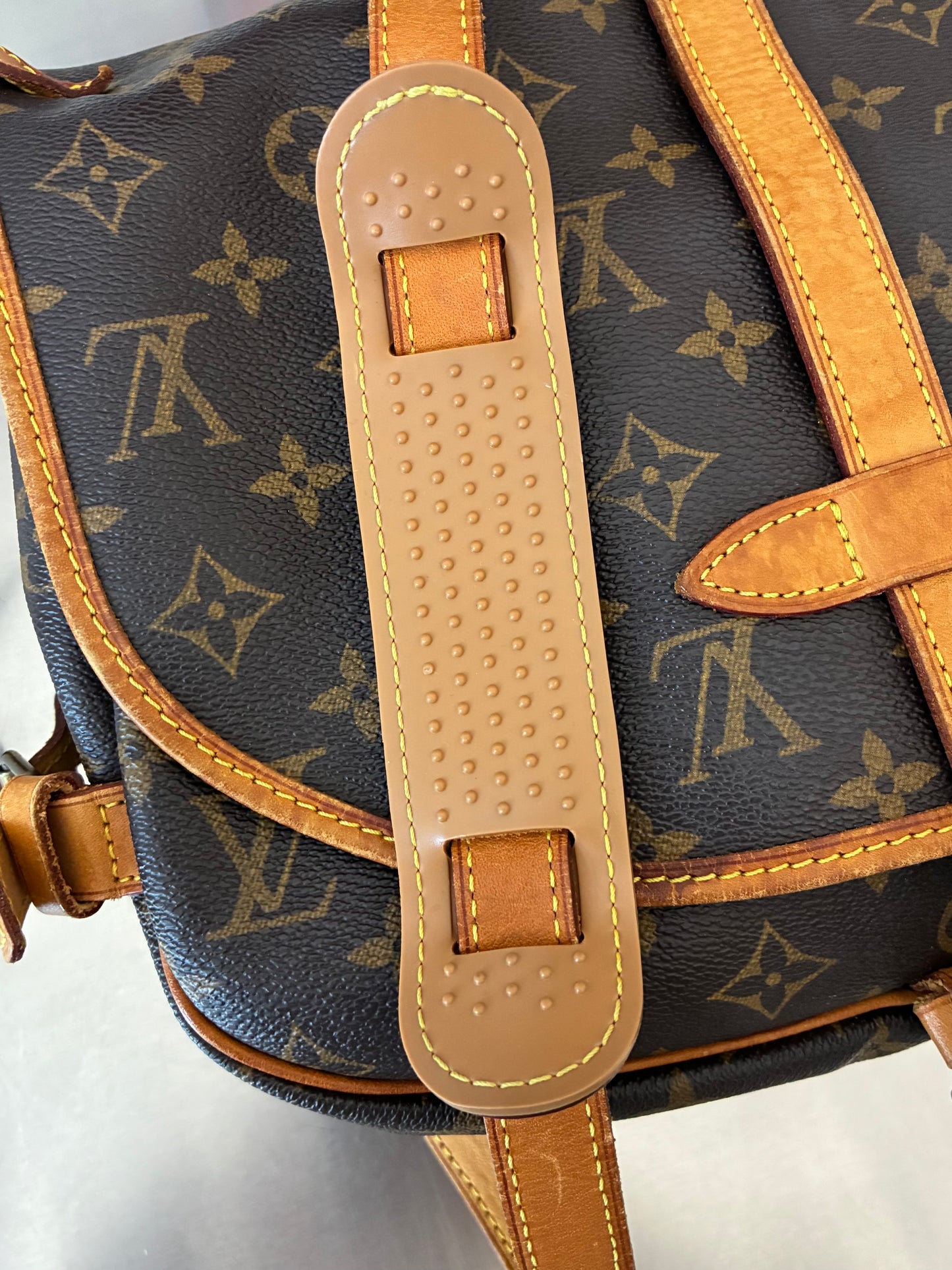 Louis Vuitton Saumur 30