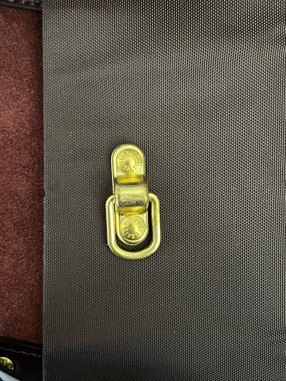 Louis Vuitton Helanga Taiga