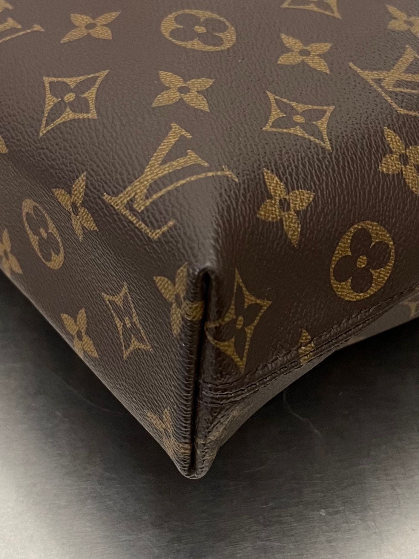 Louis Vuitton Porte Documents Jour Macassar