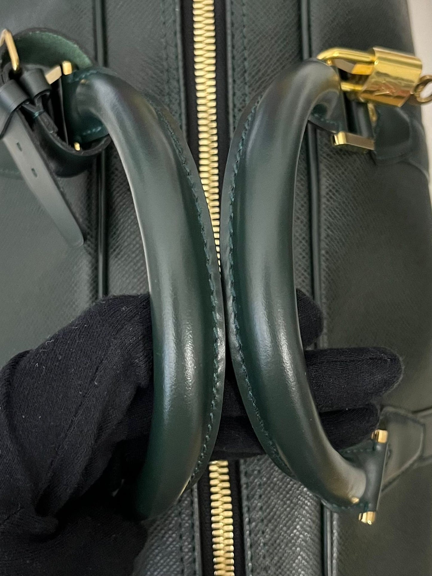 Louis Vuitton Kendall PM Taiga