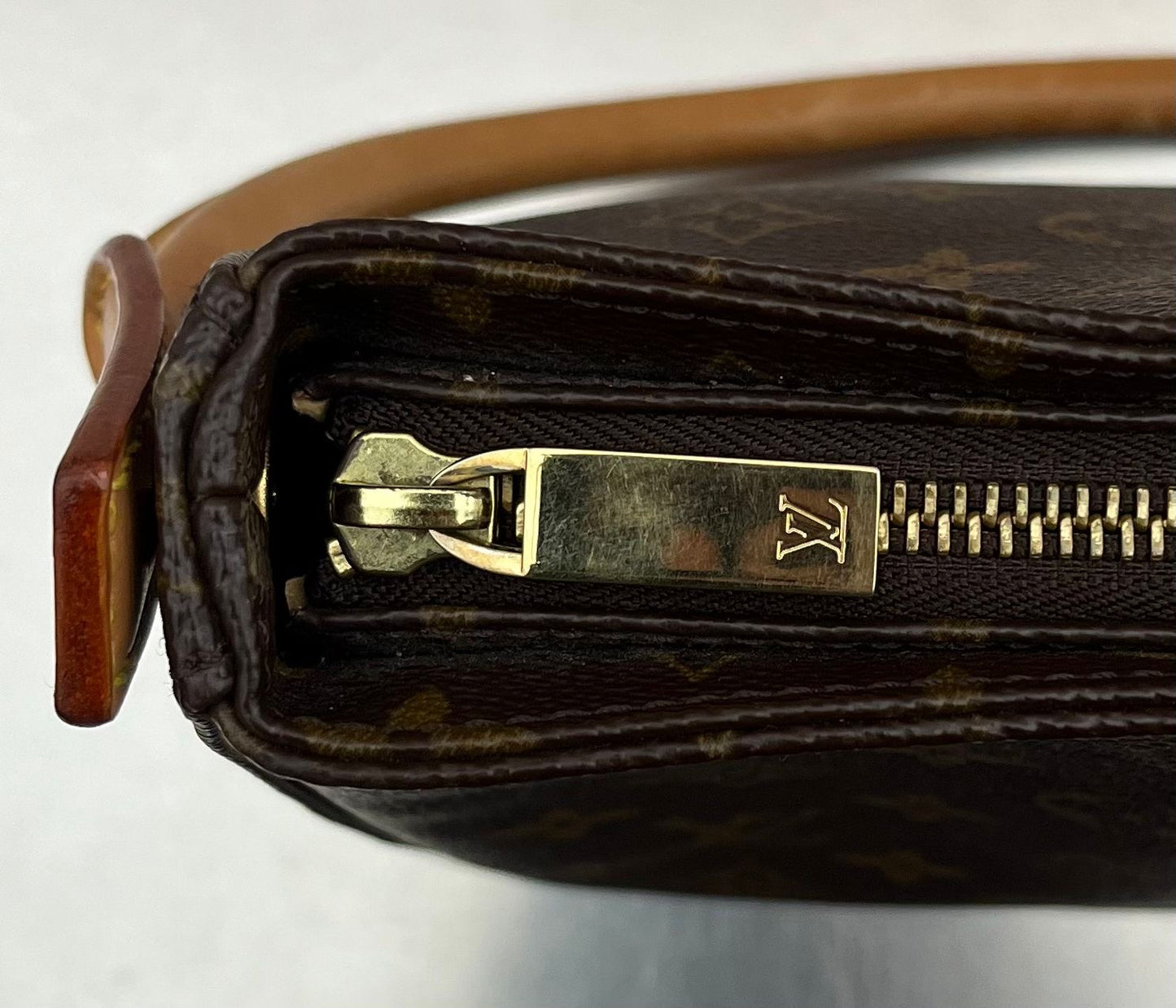 Louis Vuitton Looping MM