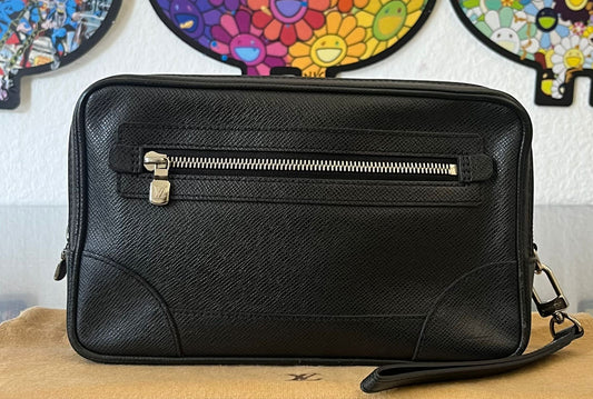 Louis Vuitton Pavel Taiga Leder