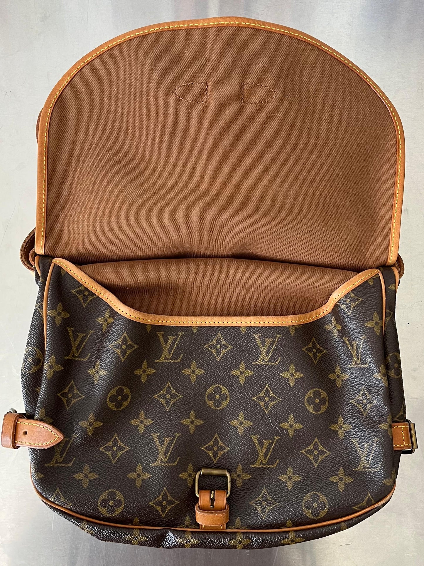 Louis Vuitton Saumur 30