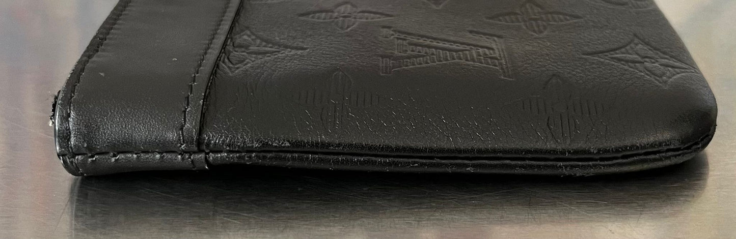 Louis Vuitton Shadow Pochette Discovery PM Leder