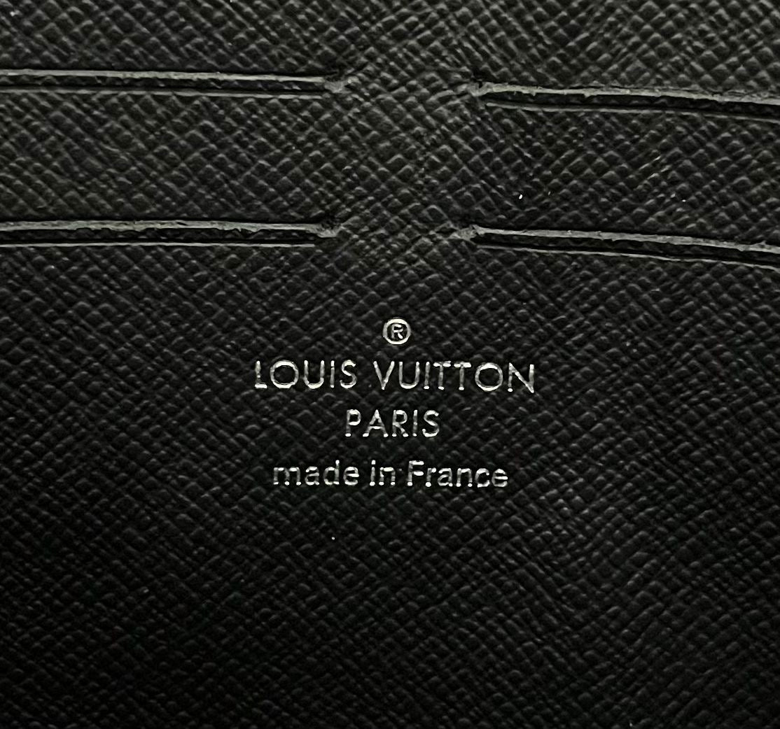 Louis Vuitton Pochette Voyage MM