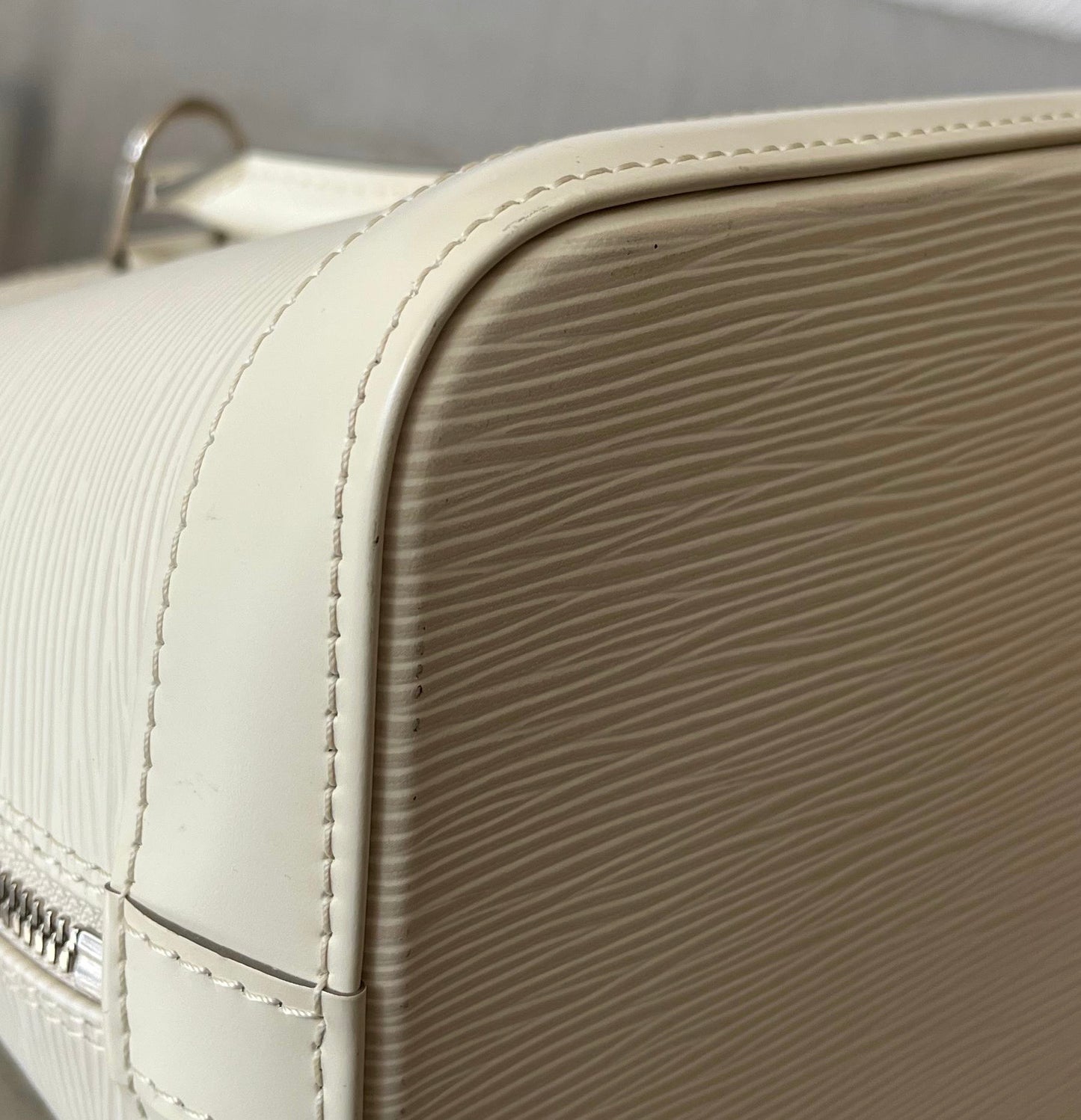 Louis Vuitton Alma PM Epi
