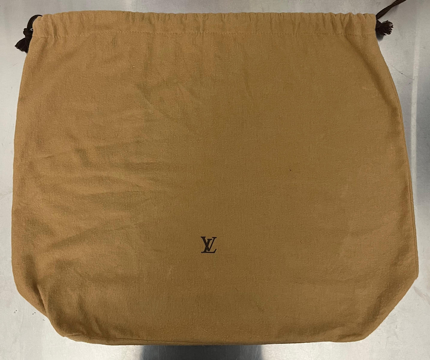 Louis Vuitton Porte Ordinateur Toura Taiga