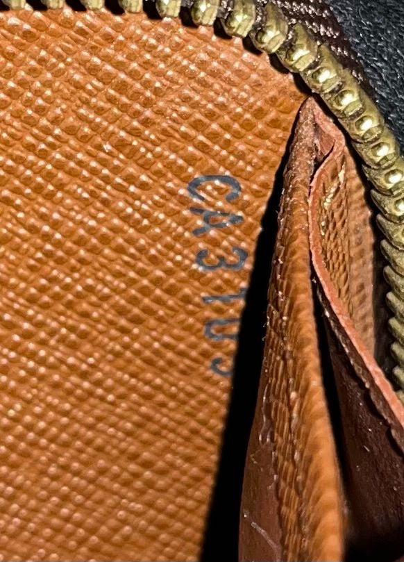 Louis Vuitton Zippy Monogram