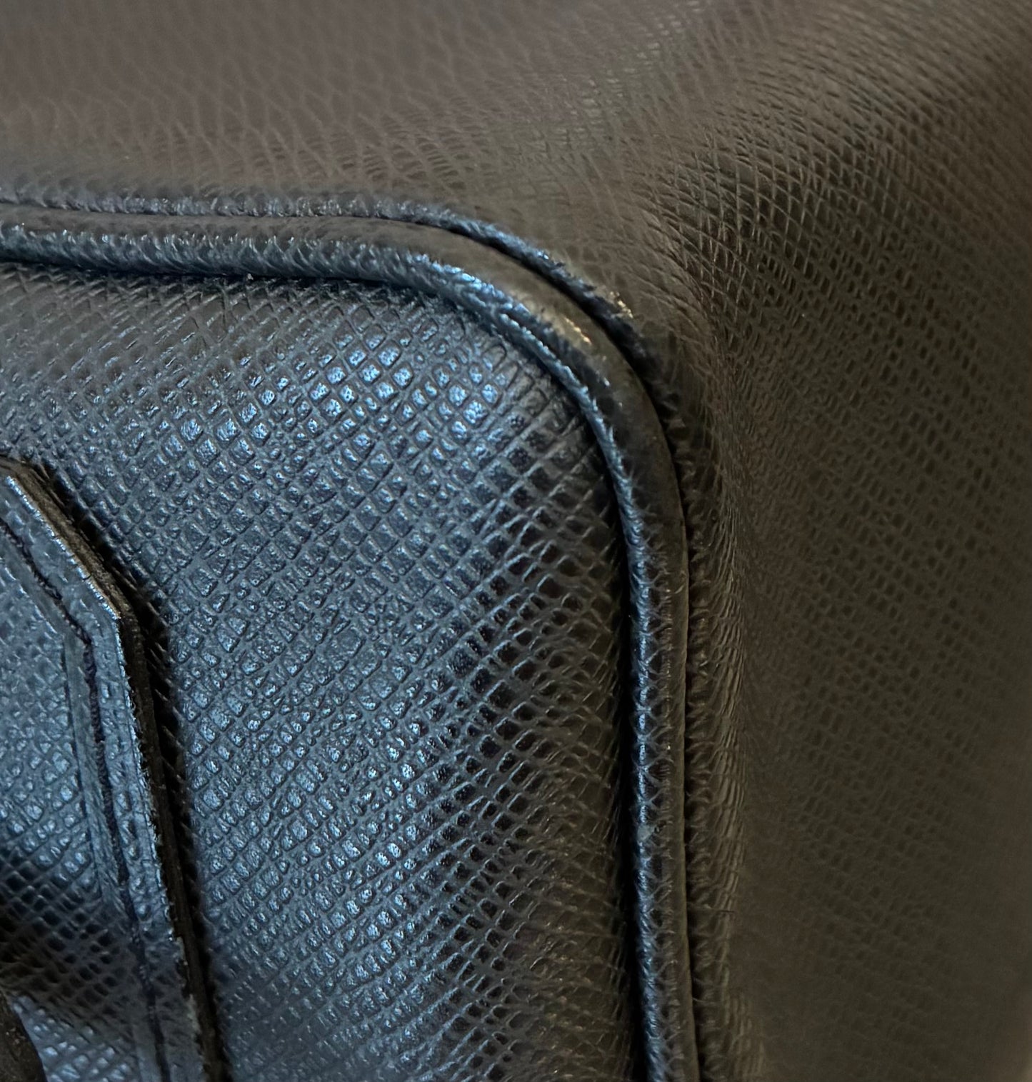 Louis Vuitton Trousse Ivan Taiga